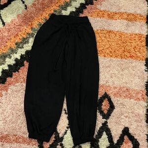 Hollister Black Ankle Cropped Pants